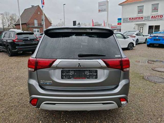 Mitsubishi Outlander PHEV Spirit 4WD|Kamera|NAVI|Stand HZG|