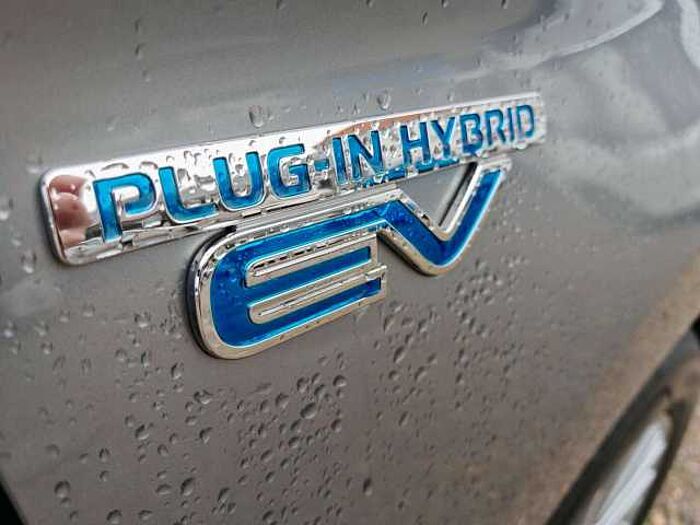 Mitsubishi Outlander PHEV Spirit 4WD|Kamera|NAVI|Stand HZG|