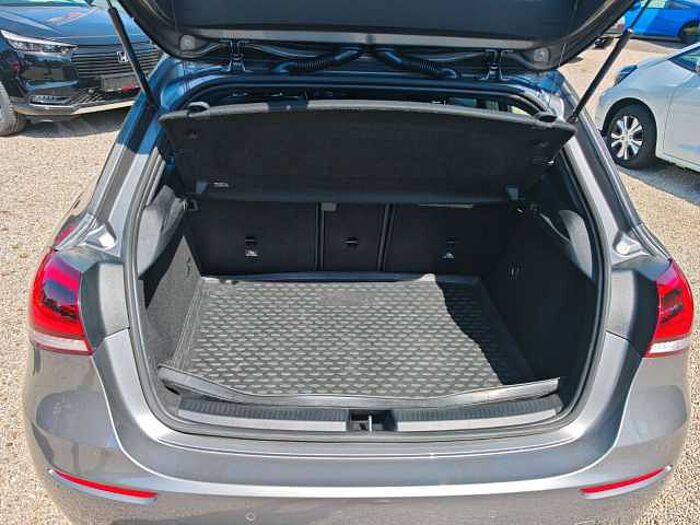 Mercedes-Benz A 180 Edition 19 LED+NAVI+SHZ+RFK+Digital Kombi