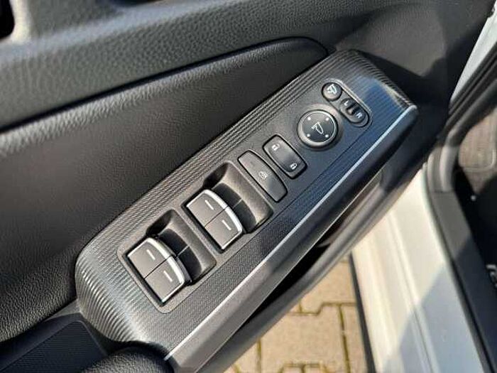 Honda Civic e:HEV Advance Black-Emblem Einstiegsbel.